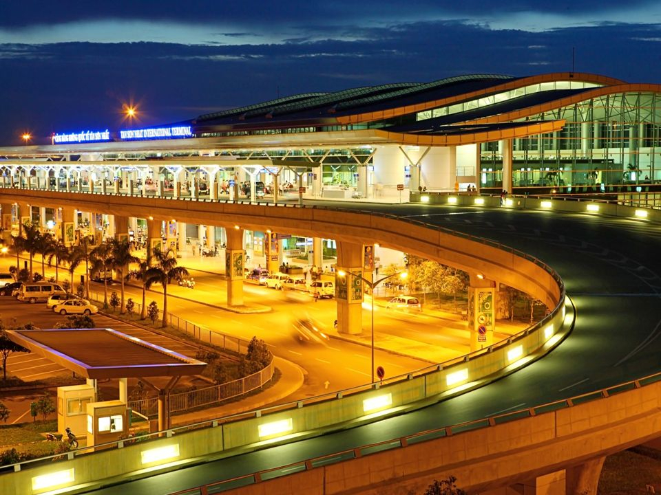 'Con sắp thi lớp 10, cả nhà tôi như bị câm'